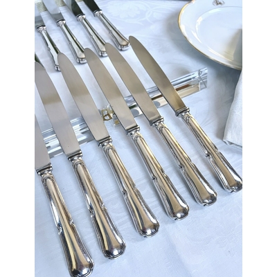couteaux-metal-argente-modele-filets-lames-acier-inoxydable-menagere-vintage-couverts-anciens-argenterie-brocante-antiquaire