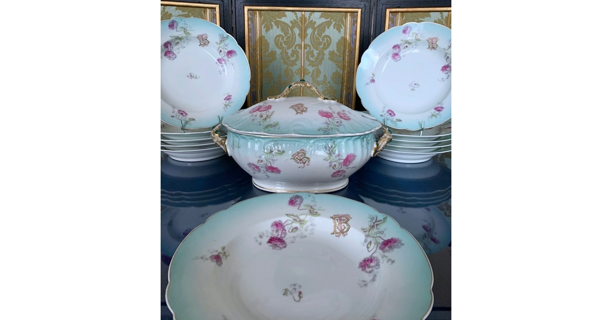 6 ssiettes à dîner en porceline de Pris ncienne, début du 19ème siècle En vente sur 1stDibs