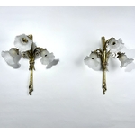paire dappliques en bronze tulipes en verre depoli antiquaire decoration classique