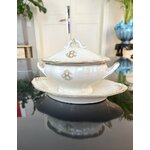 sauciere-a-plateau-couvercle-porcelaine-blanche-vieux-paris-monogramme-or-vaisselle-19e-siecle-antiquites-brocante