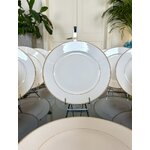 service-assiettes-anciennes-porcelaine-blanche-filets-or-dore-vaisselle-de-table-brocante-antiquaire
