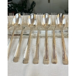 cuilleres-dessert-fourchettes-entrements-metal-argente-art-deco-menagere-orfevre-argental-antiquaire-brocante-en-ligne