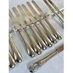 couteaux-entremets-en-argent-service-de-couverts-anciens-monogrammes-decor-guilloche-brocante-vaisselle-art-de-la-table