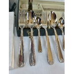 couverts-vintage-en-acier-inoxydable-menagere-coffret-couverts-art-de-la-table-brocante-antiquites