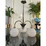lustre-vintage-monture-metal-chrome-3-globes-reflecteur-verre-clichy-blanc-20e-siecle-luminaire-design-brocante-antiquites