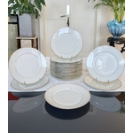 service-assiettes-plates-porcelaine-de-limoges-decor-filets-or-art-de-la-table-20e-siecle-vaisselle-blanche-brocante-antiquites