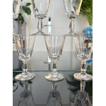 verres-a-pied-en-cristal-vin-blanc-antiquites-brocante-art-de-la-table-vaisselle-style-classique
