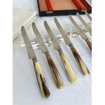 couteaux-entremets-anciens-manche-corne-metal-argente-vaisselle-style-classique-art-de-la-table-brocante-antiquaire