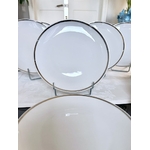 service-assiettes-dessert-porcelaine-blanche-filet-platine-style-vintage-1970-brocante-art-de-la-table-20e-siecle
