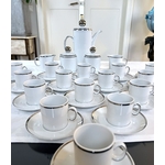 service-a-cafe-vintage-1970-porcelaine-blanche-argent-tasse-cafetiere-sucrier-brocante-antiquites-art-de-la-table-vaisselle-moderne