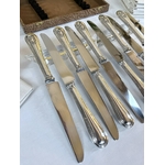 couverts-anciens-en-argent-puiforcat-minerve-brocante-antiquites-couteaux-monogrammes-menagere-argent-france