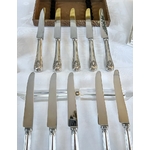 service-couteaux-manche-argent-orfevre-puiforcat-poincon-minerve-monogrammes-lames-inox-couverts-anciens-brocante-antiquaire-france