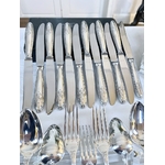 menagere-ancienne-christofle-couteaux-fourchettes-cuilleres-metal-argente-monogrammes-couverts-vintage-brocante-antiquaire