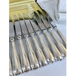 couteaux-entremets-modele-aux-filets-manche-metal-argente-lames-inox-argenterie-coffret-antiquaire-art-de-la-table-vaisselle-vintage