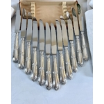 couteaux-vintage-metal-argente-coffret-menagere-couverts-art-de-la-table-france-antiquites-brocante-vintage