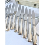 couteaux-a-entremets-manches-en-metal-argente-lames-inox-argenterie-ancienne-art-de-la-table-menagere-vintage-couverts-moderne-antiquites-brocante