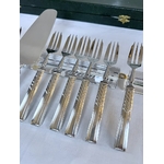 couverts-a-dessert-manche-en-argent-pelle-a-gateau-service-de-table-vintage-style-moderne-menagere-vaisselle-brocante-antiquites