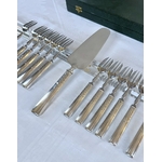 couverts-a-gateau-service-fourchettes-dessert-pelle-a-tarte-en-argent-brocante-vintage-argenterie-antiquaire