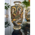 paire-de-vases-japonais-satsuma-decor-polychrome-personnages-emailles-or-fin-decoration-fin-XIXe-siecle-antiquaire-brocante