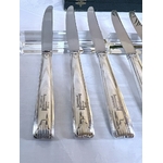 couteaux-entremets-couverts-vintage-metal-blanc-monogrammes-initiales-art-de-la-table-antiquaire-brocante
