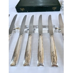 couteaux-entremets-menagere-ecrin-coffret-metal-blanc-inox-iniitales-monogrammes-couverts-antiquaire-brocante