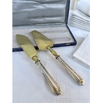 couteaux-et-pelle-a-dessert-couverts-de-service-en-argent-fourre-et-laiton-guilloche-antiquaire-brocante