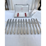 couteaux-anciens-métal-argente-et-inox-christofle-decor-filets-coquille-vaisselle-couverts-vintage-brocante-antiquaire-france