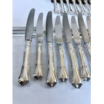 couteaux-de-table-et-entremets-manche-metal-argente-lames-acier-inoxydable-monogrammes-initiales-coffret-ecrin-menagere-vaisselle-brocante-antiquaire-france
