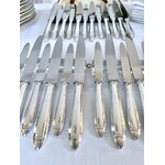 menagere-de-couteaux-metal-argente-epoque-art-deco-style-moderne-vaisselle-vintage-20e-siecle-couverts-antiquaire-brocante-art-de-la-table