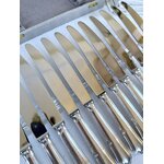 couteaux-de-table-vintage-orfevre-ercuis-metal-argente-et-acier-inoxydable-couverts-menagere-vaisselle-francaise-antiquaire-brocante