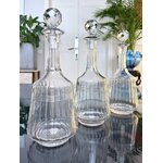 carafes-anciennes-en-verre-art-de-la-table-vintage-bouchon-bouteille-cristal-brocante-antiquites
