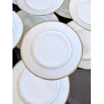 service-assiettes-plates-porcelaine-blanche-cirot-gadouin-decor-classique-vaisselle-20e-siecle-brocante-antiquaire