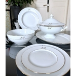 service-en-porcelaine-de-limoges-blanc-et-or-monorammes