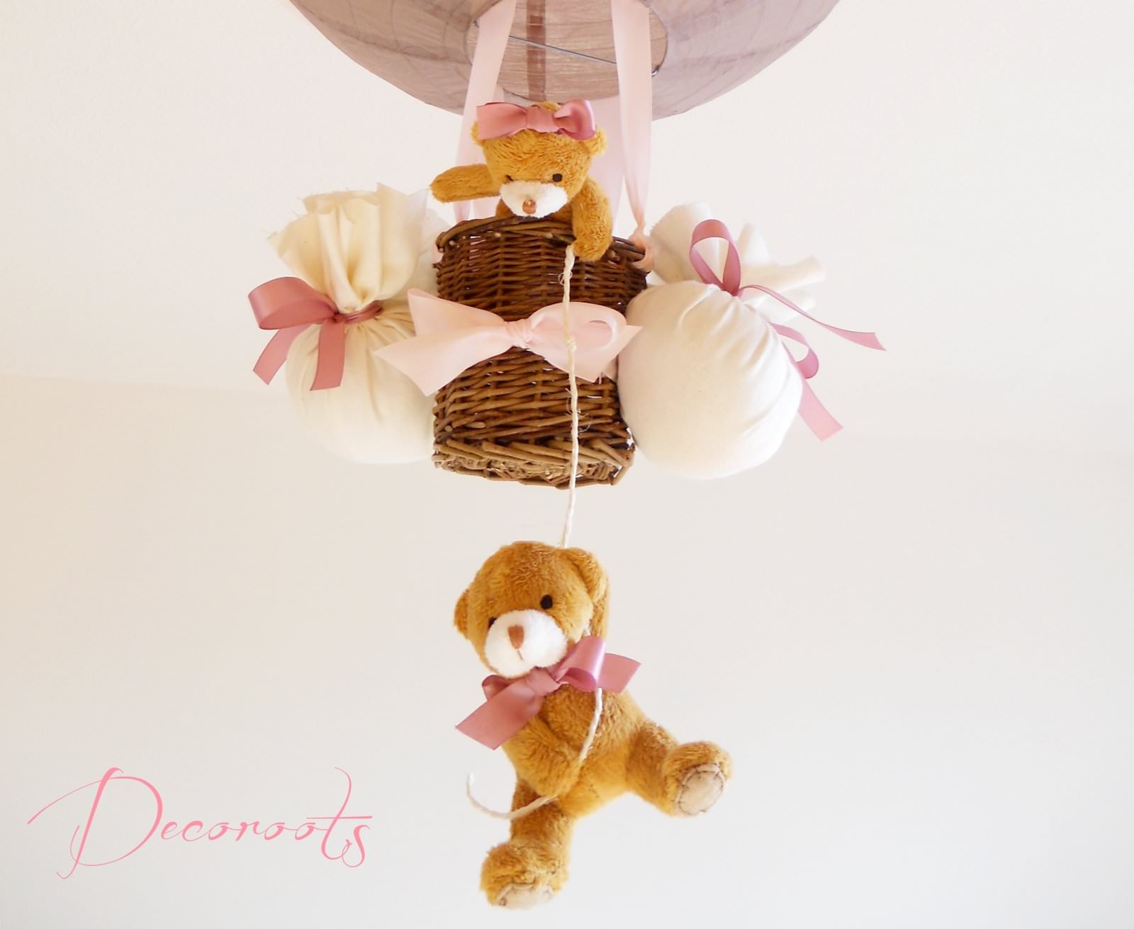 lampe enfant bébé montgolfière ours et oursonne peluche rose pastel taupe vieux rose marron décoration chambre lustre suspension abat-jour zoom
