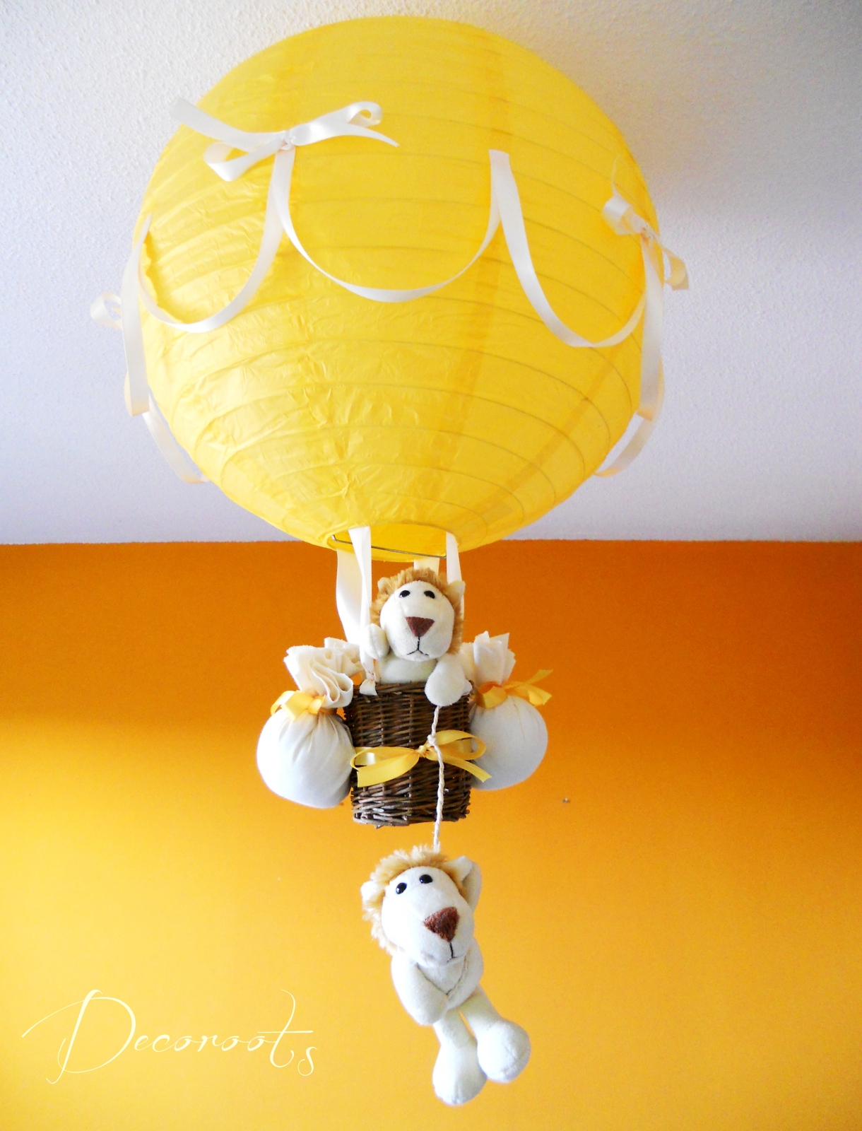 lampe montgolfière enfant bébé jungle lion jaune et beige