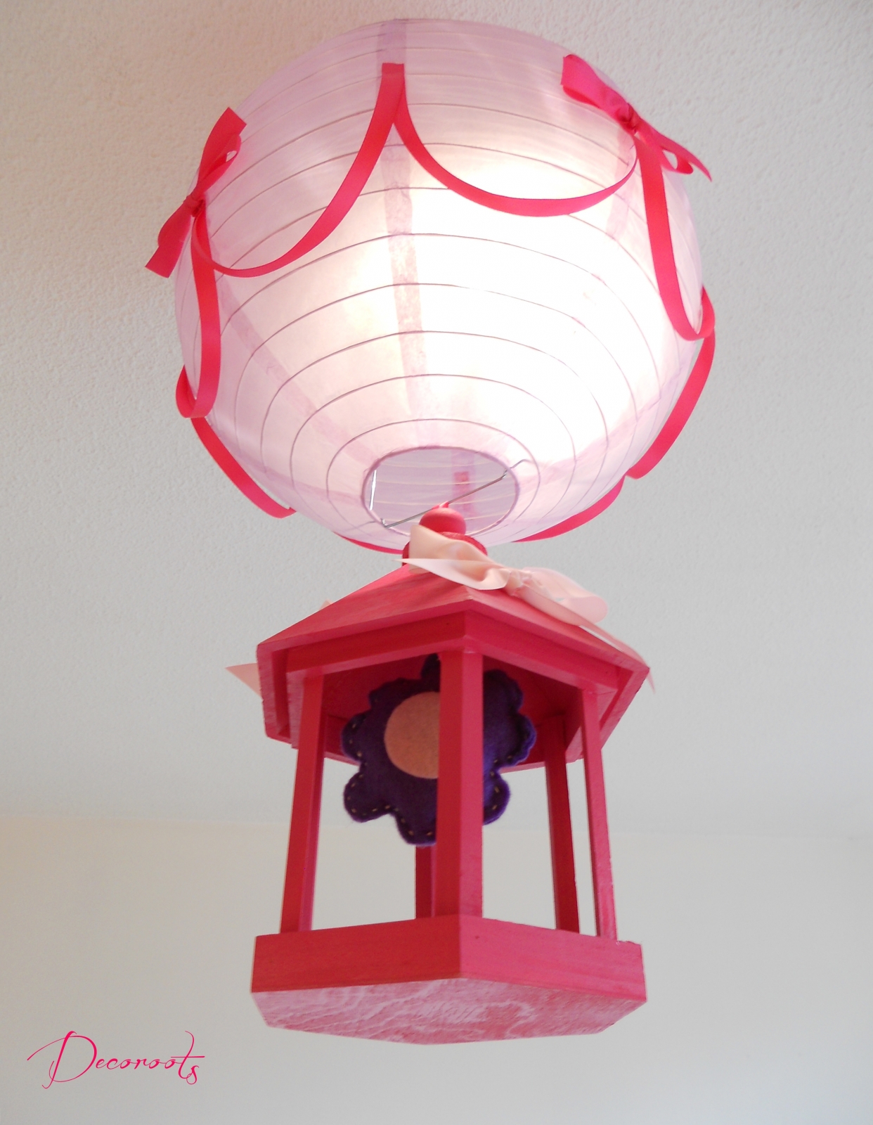 lustre suspension lampe luminaire abat jour fille cage fleur nature rose fuchsia et violet parme pastel originale allumée