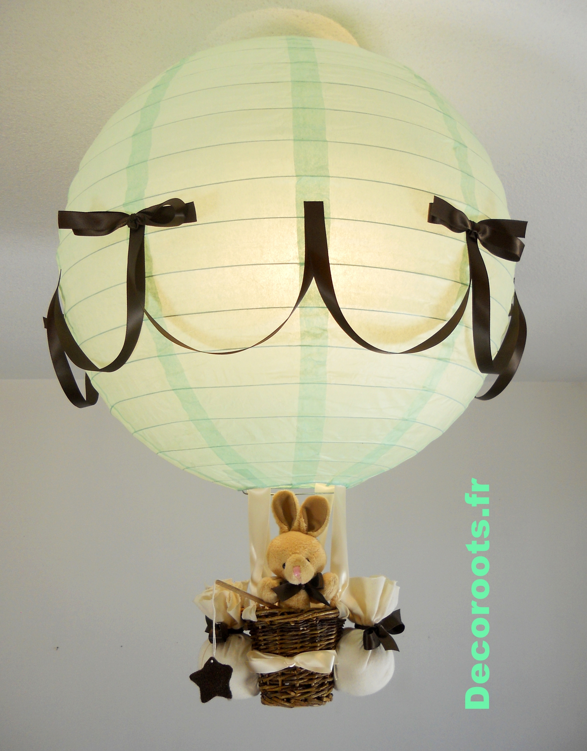 lampe montgolfière enfant lapin vert deau marron chocolat allumée
