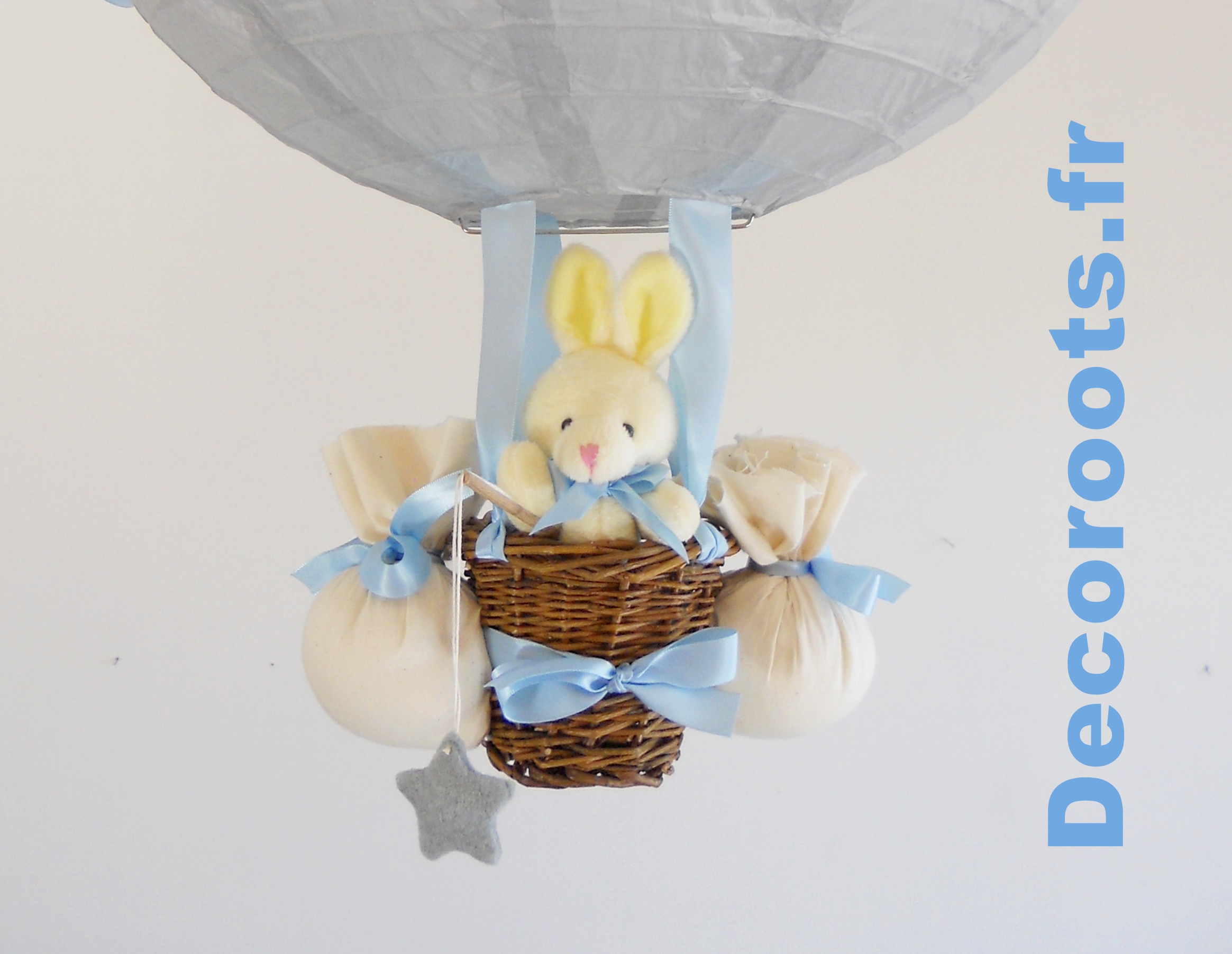 lampe montgolfière bébé lapin gris et bleu ciel pastel zoom