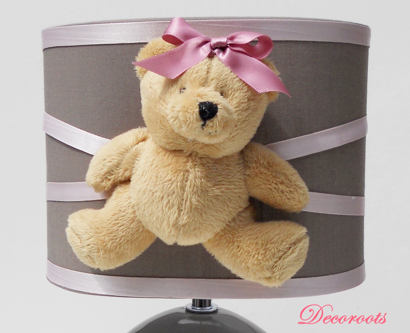 lampe chevet enfant bébé fille ours taupe rose pastel décoration chambre