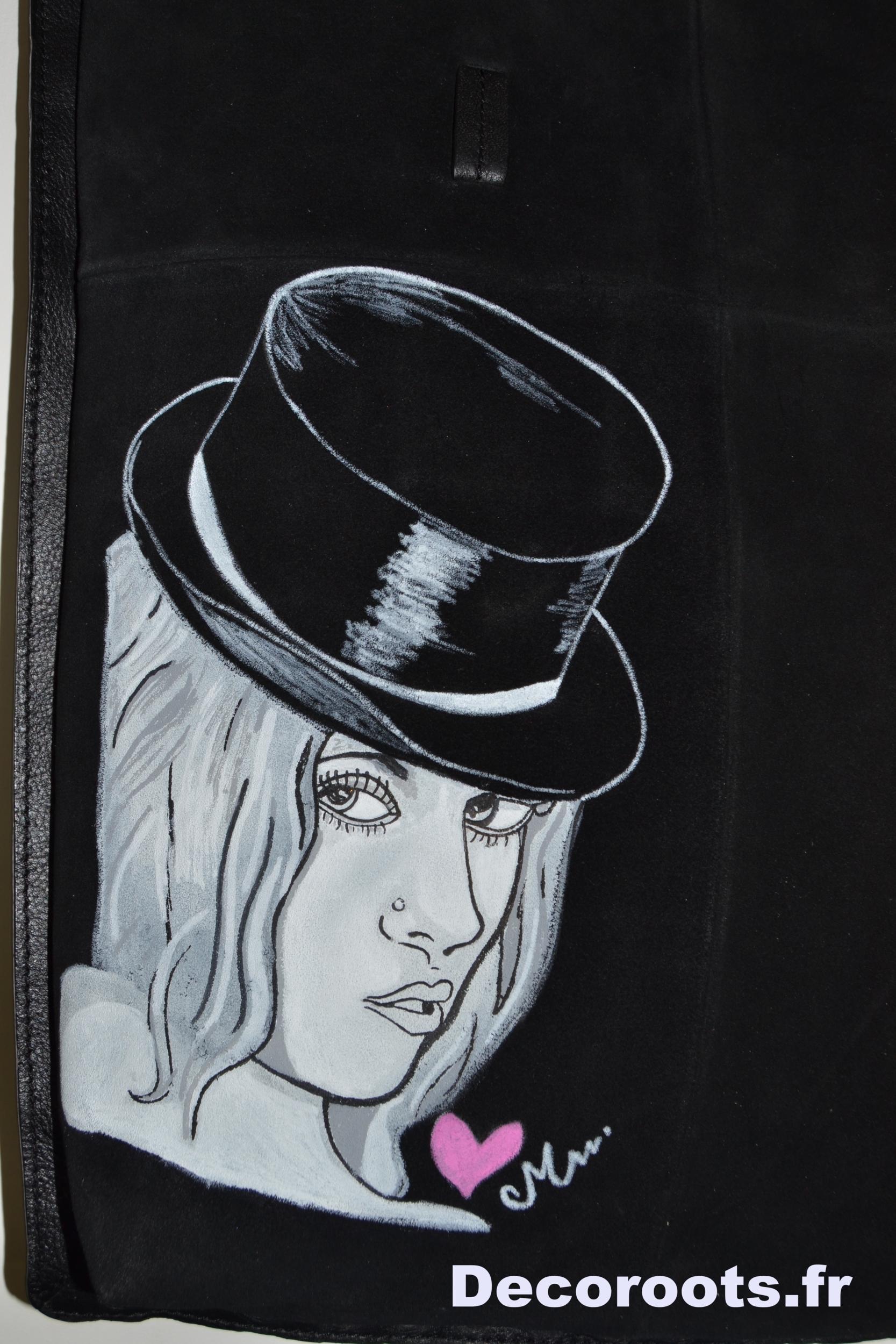 sac cuir femme peint à la main art artiste visage chapeau melon coeur tote bag 2