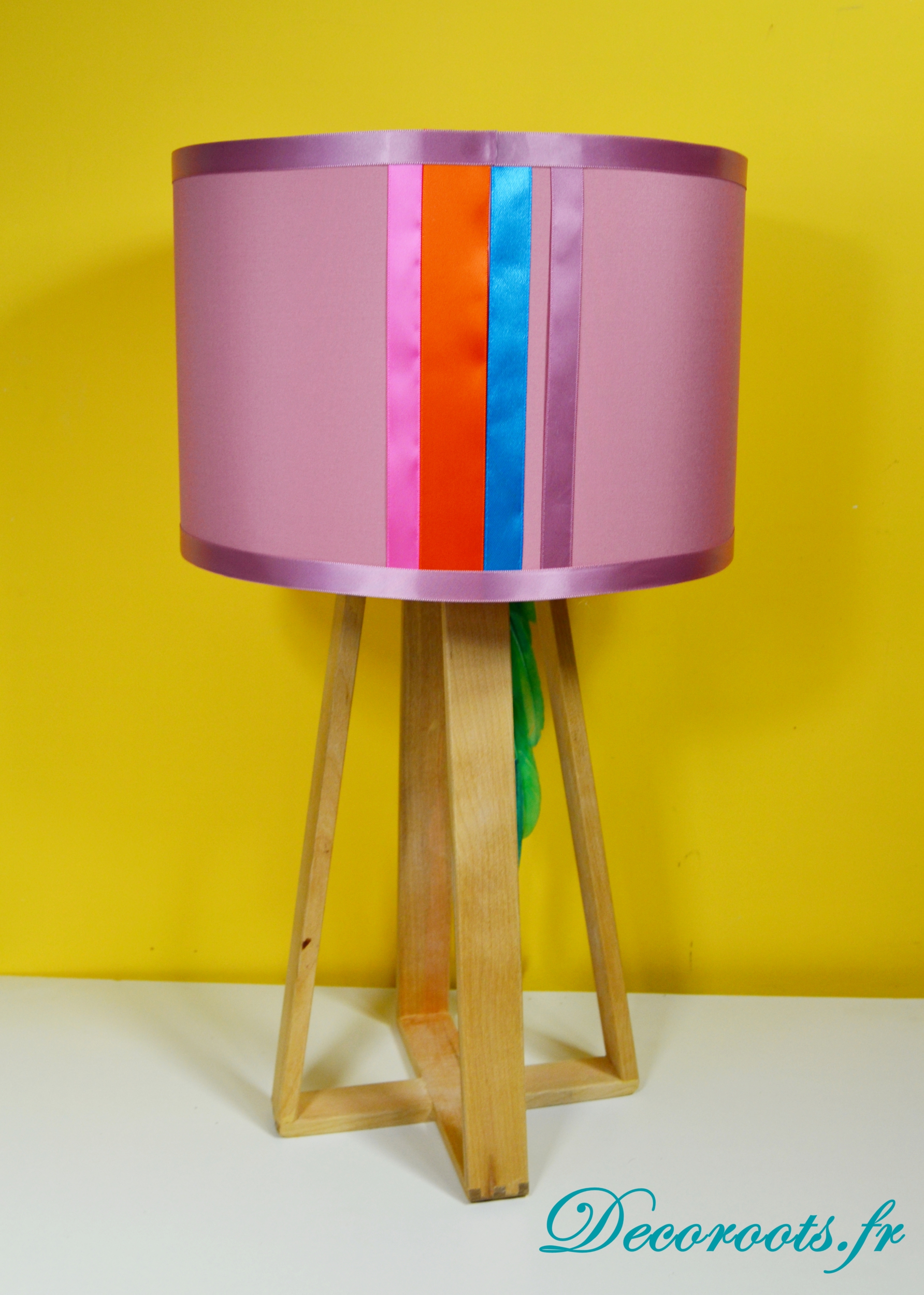 lampe design perroquet bois plume multicolore exotique 3