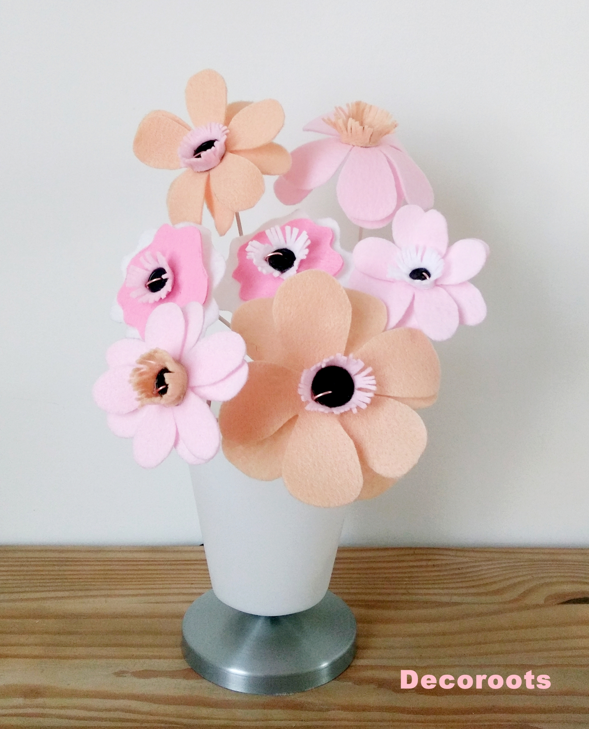 lampe de chevet enfant bébé fille vase fleurs rose pastel beige blanc cadeau baptème décoration