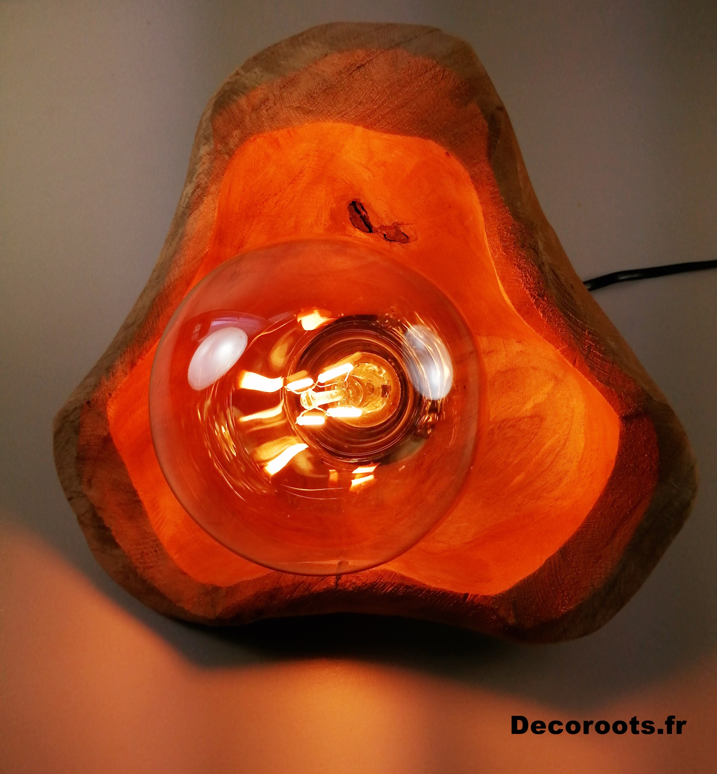 lampe design nature teck zen bois fleur allumée 2