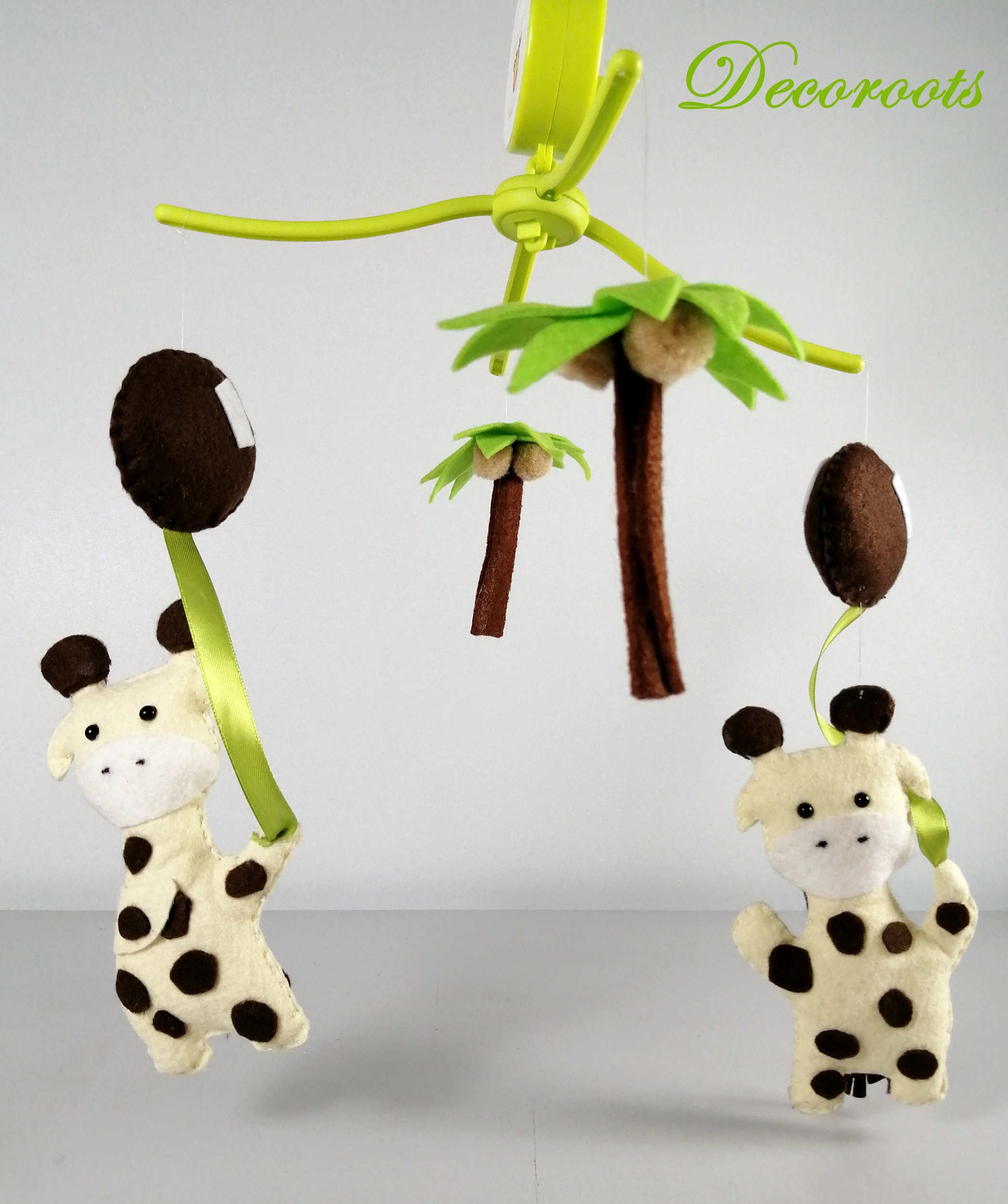 mobile bebe musical thème jungle girafe vert anis marron chocolat decoration 4