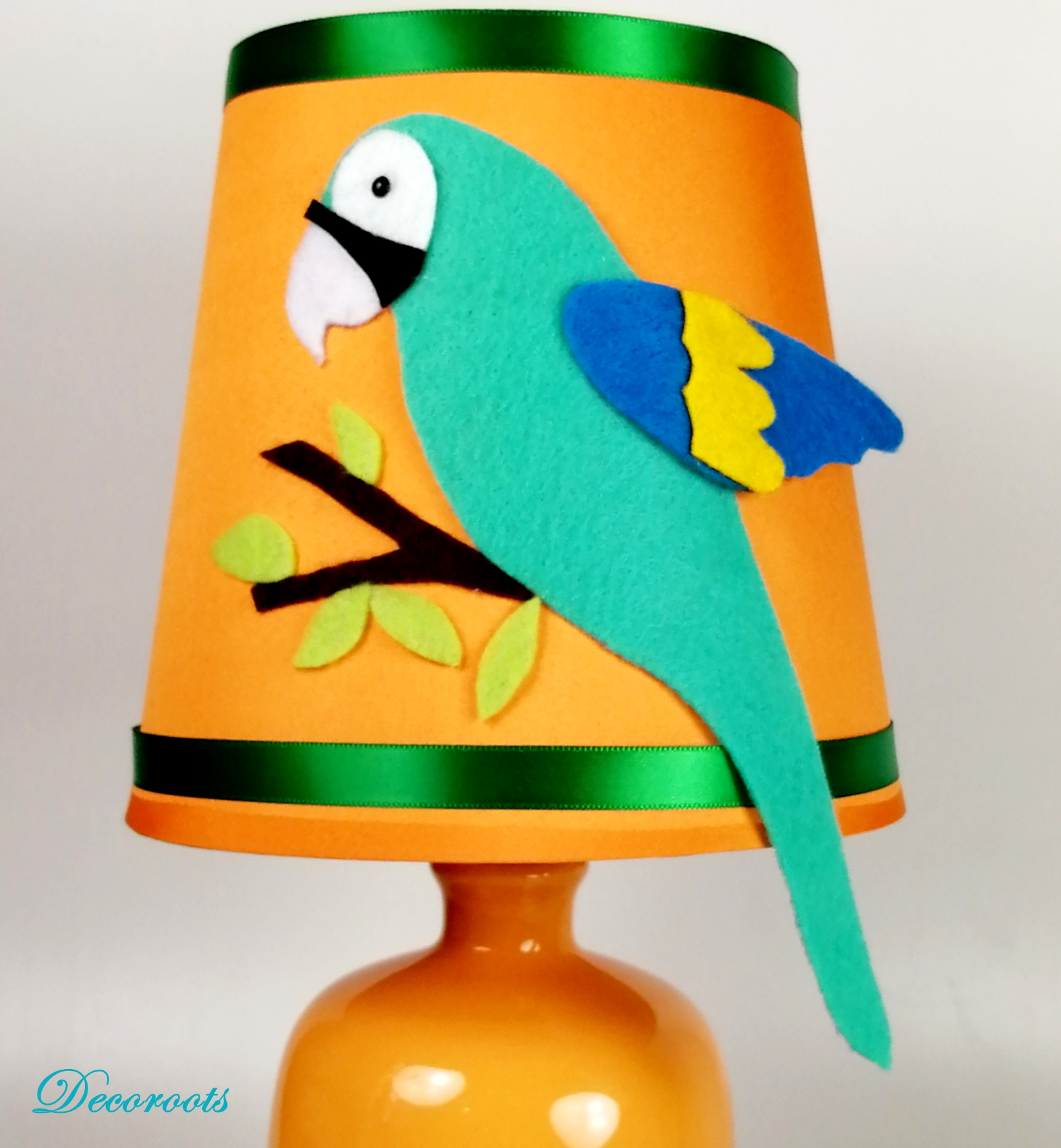 lampe-chevet-enfant-bebe-jungle-perroquet-vert-anis-orange-cadeau-naissance-artisanale-deco 2