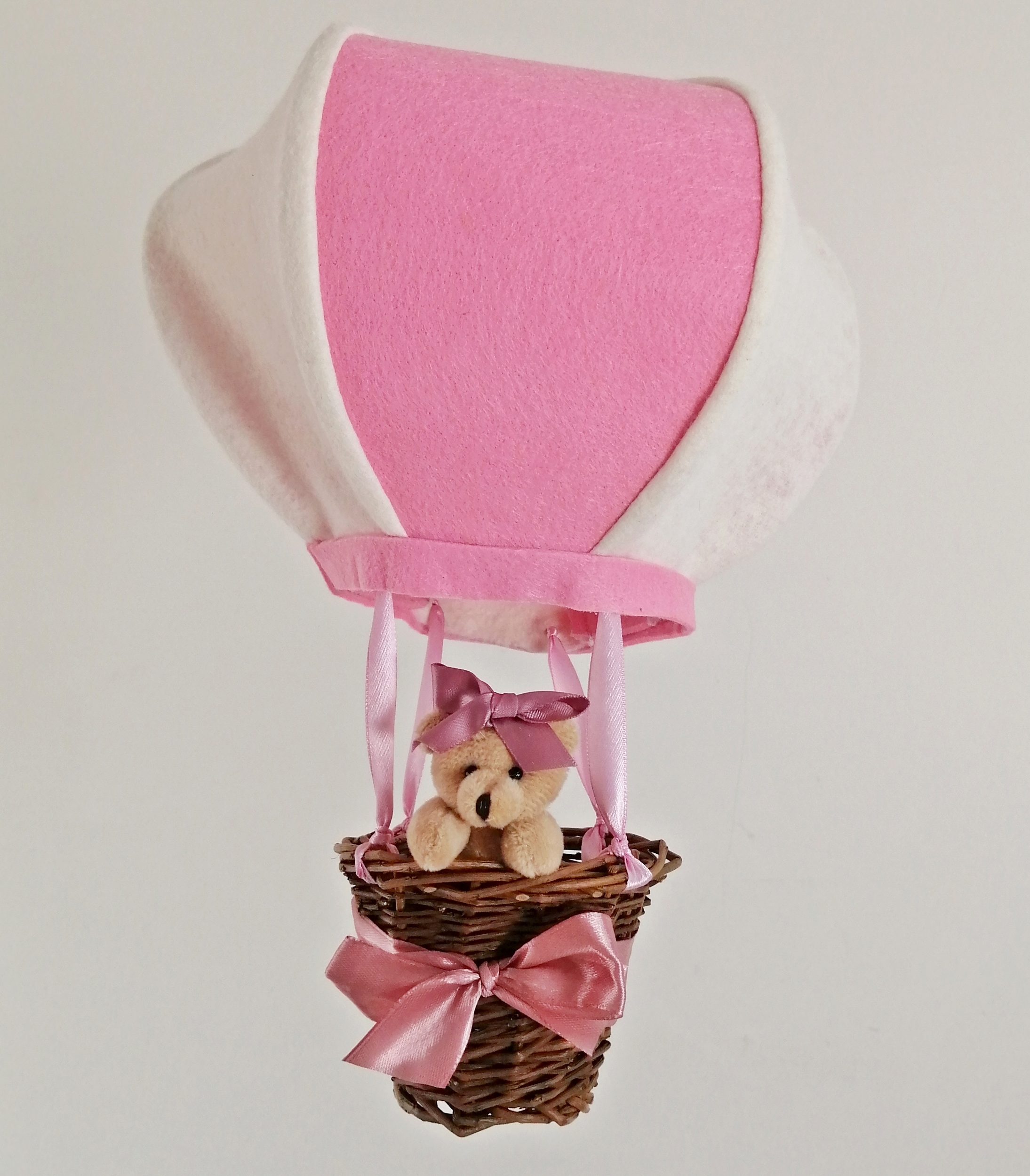 montgolfiere-decoration-enfant-bebe-suspension-mobile-rose-vieux-blanc-beige-fille