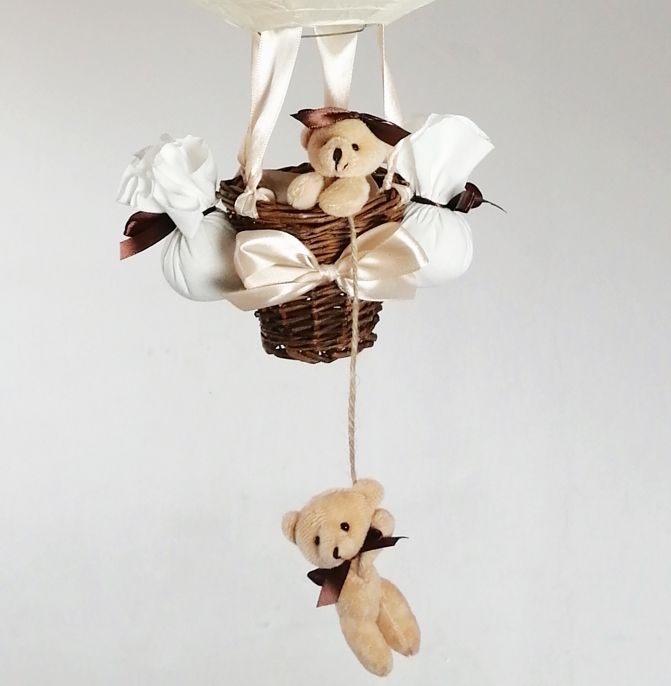 Lampe-montgolfiere-enfant-bebe-beige-chocolat-création artisanale-ours-fanion-deco