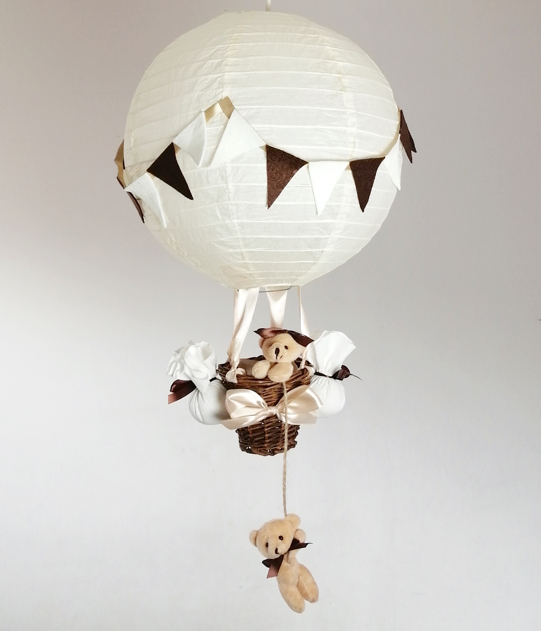 Lampe-montgolfiere-enfant-bebe-beige-chocolat-création artisanale-ours-fanion