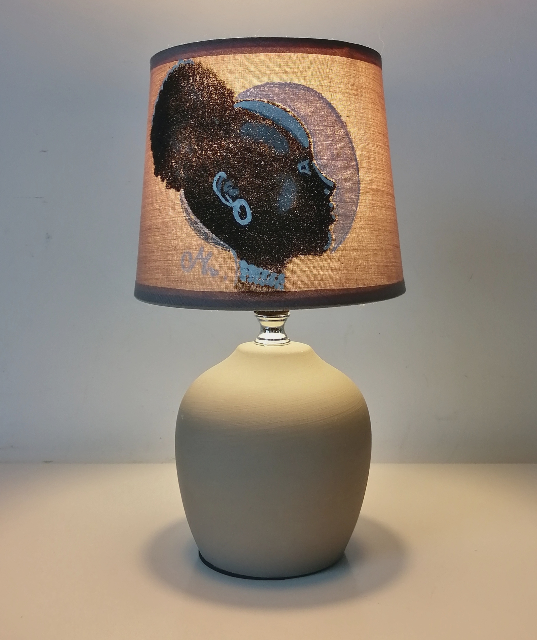 Lampe de chevet motif ethnique bois