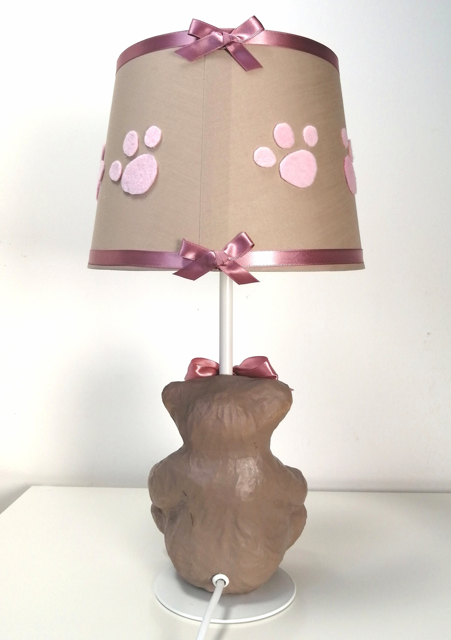lampe-chevet-enfant-bebe-ours-taupe-rose-pastel-vieux-rose-forme-ours-decoration-chambre